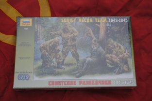 ZVE3643  SOVIET RECON TEAM WWII